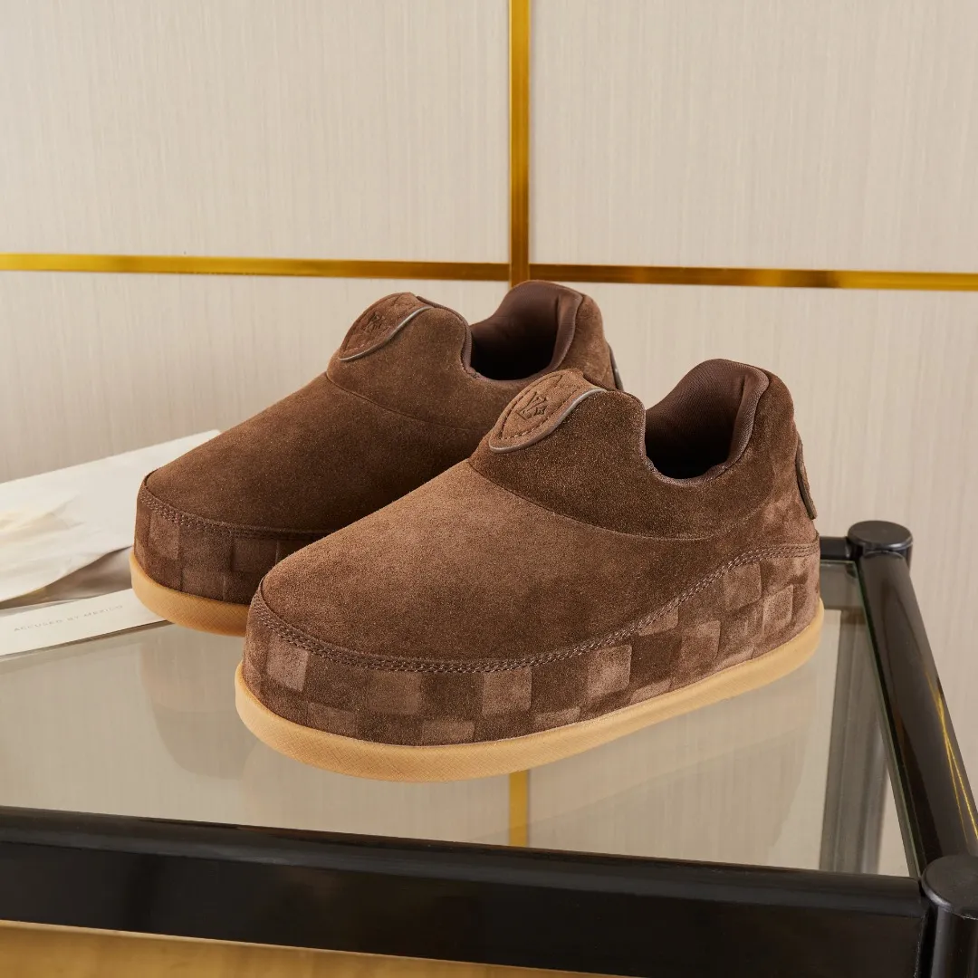 💰💰💰 660 hot style 🆕🆕🆕𝙇𝙑🔥New models are on the shelves🔥 Louis Vuitton 25ss, LV co-branded nigo YETI Fat Ding is ugly and cute, many Internet celebrities have put it on the show, a classic and versatile item. Fabric: imported high mercerized cowhide suede. Lining: High-grade elastic mesh, original molded outsole. Size: women's clothing, 35-41 (customized for women's 40 and 41), men's clothing 39-46 (customized for 45-46)
